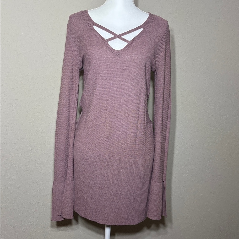 Free People  dust Pink Long Sleeve tunic Sweater W/  Crisscross Neckline. SizeM - Picture 3 of 11